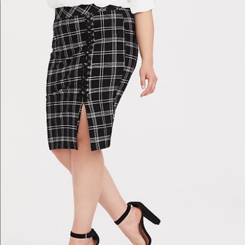 Torrid Knit Black & White Lace Up Pencil Skirt 2X